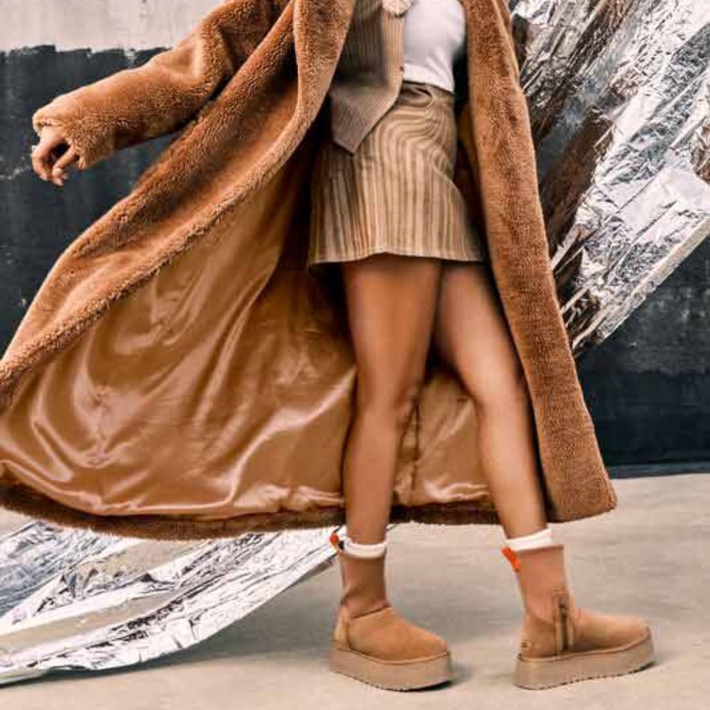 UGG Women's Classic Dipper Boot - Picture 12 of 14